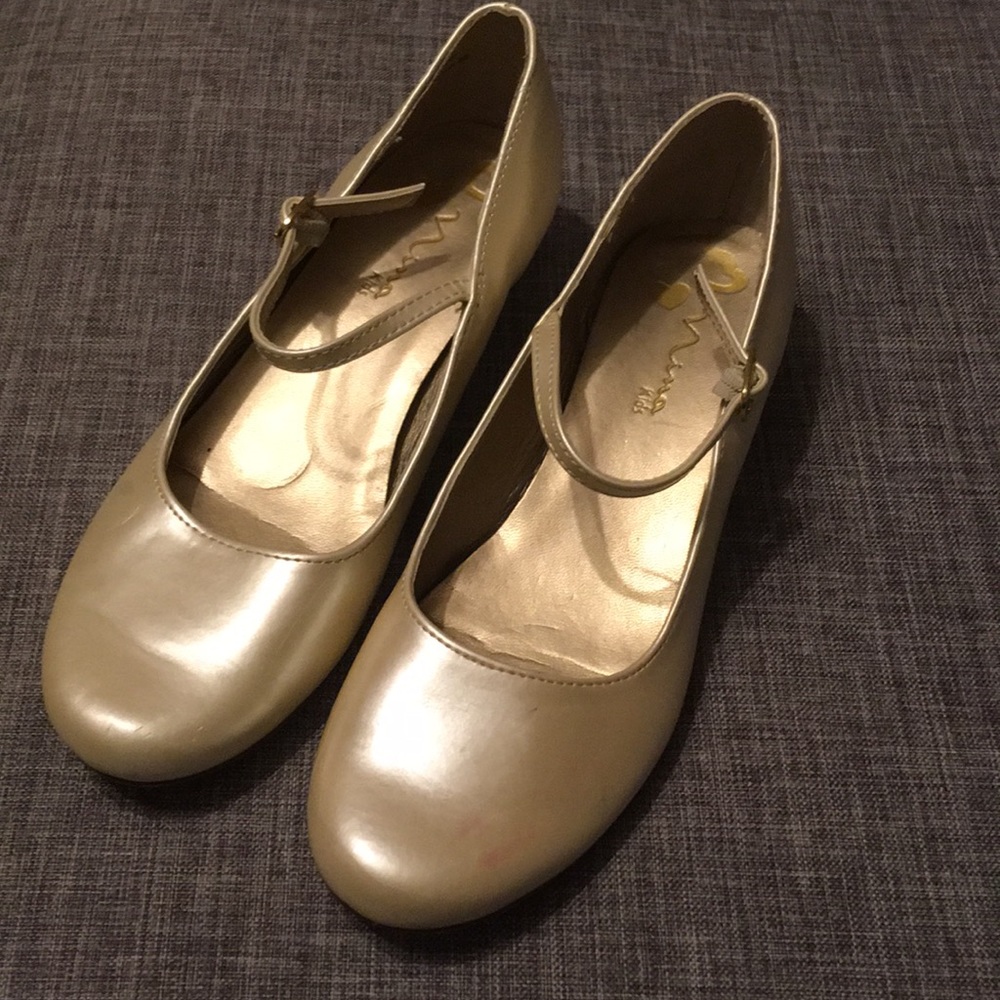 Nina kids Shoes Sz 4
